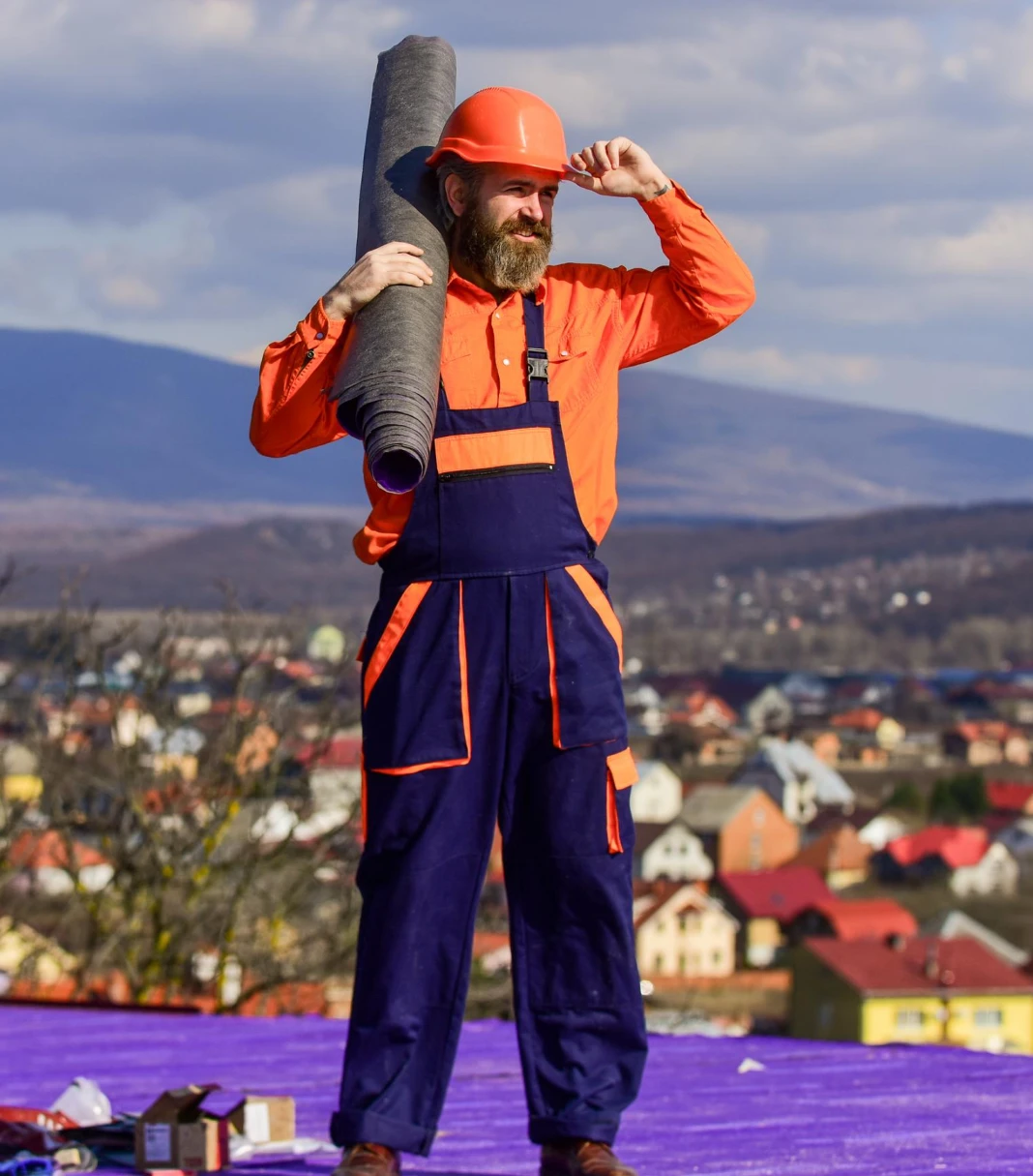 Inspection d'une toiture en hauteur